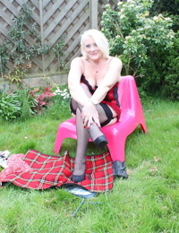 naughty british Hausfrau immer Dirty in die Garten Teil 3460
